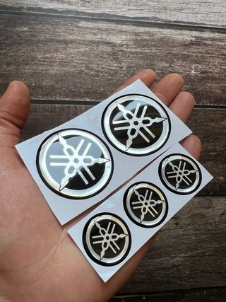 5 EMBLEMAS YAMAHA ORIGINAL TMAX NMAX AEROX MT07 09