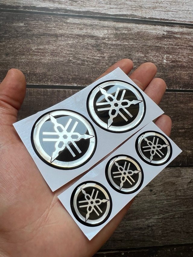 5 EMBLEMAS YAMAHA ORIGINAL TMAX NMAX AEROX MT07 09