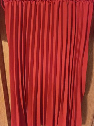 Vestido rojo plisado mujer
