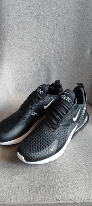 Nike Air Max 270 Negras