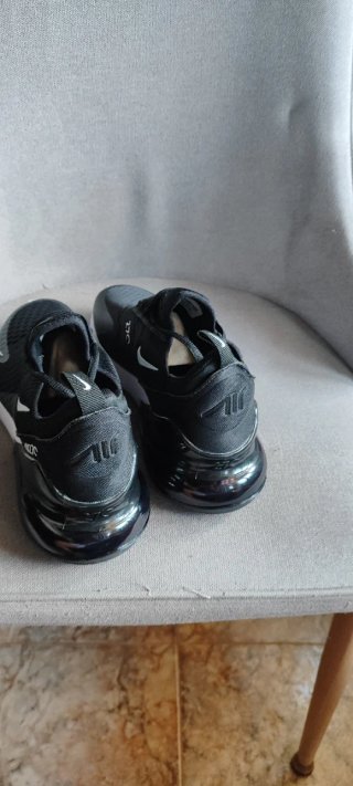 Nike Air Max 270 Negras