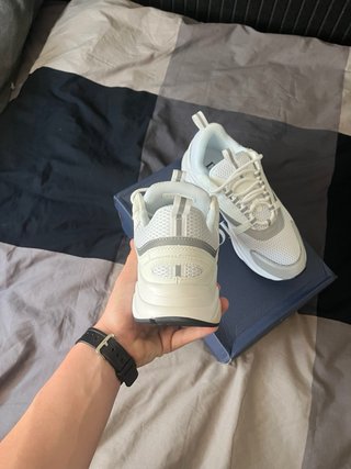 B22 Sneakers Blancas y Plateadas