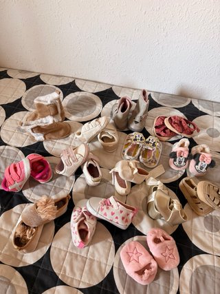 Zapatos, botas y bambas de niña