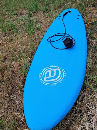 Tabla de surf azul