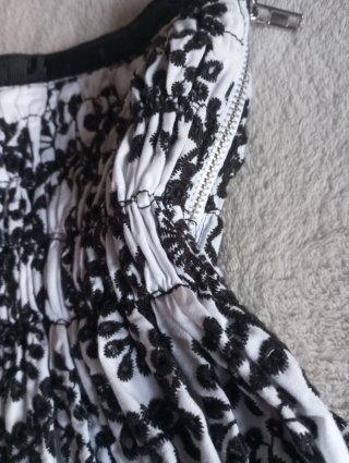 Falda bordada suiza XS