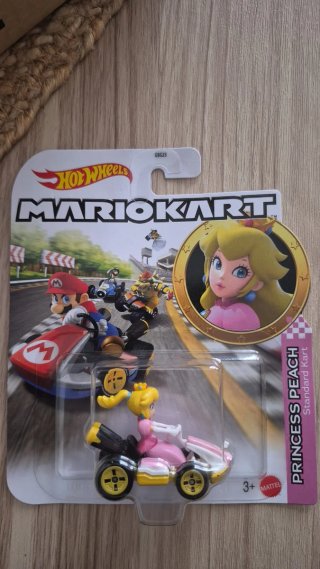 Hot Wheels Mario Kart Princess Peach