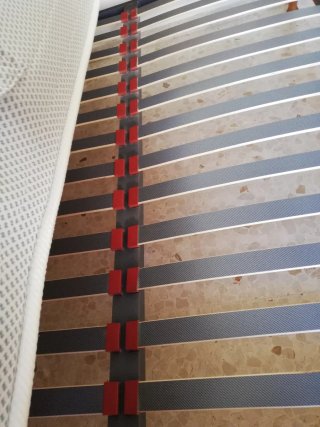 Cama de madera maciza