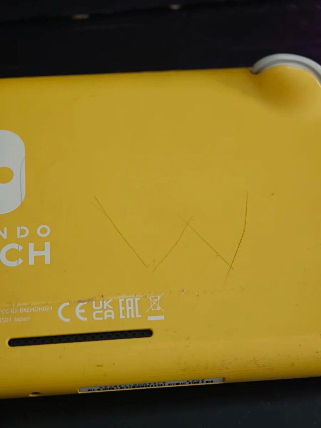 +Giochi: Nintendo Switch Lite Giallo Originale