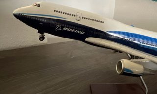 Maqueta Avión Boeing 747-800