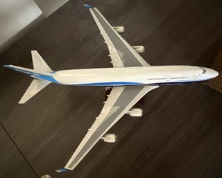 Maqueta Avión Boeing 747-800