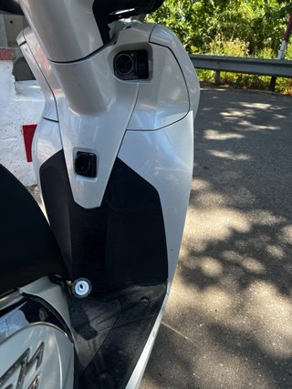 Honda SH300i Scooter Blanca URGE VENTA