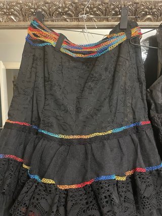 Conjunto Flamenca Negro con Detalles Multicolor