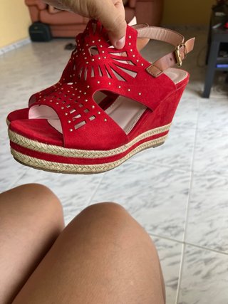 Tacones rojos con plataforma