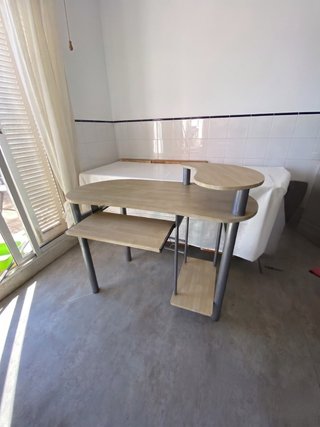 Mesa ordenador madera y metal