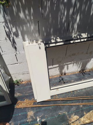 Puerta de terraza con marco y cajón persiana