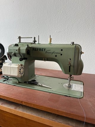 Máquina de coser Refrei Transforma