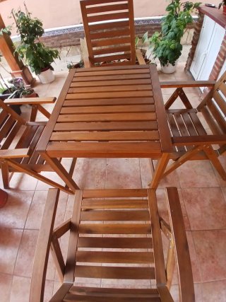 Conjunto mesa, 4 sillas y cojines. Nanmaro. Ikea