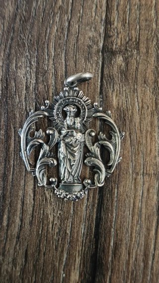 Medalla antigua plata virgen niño