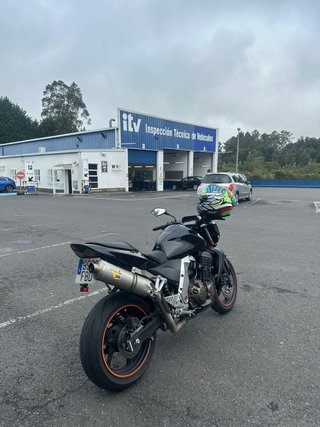 Kawasaki Z750 Naked Morado/Negro