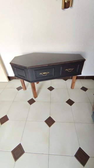 Mesa ataúd marron