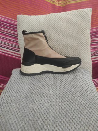 Botines XTI Beige y Negro Talla 38