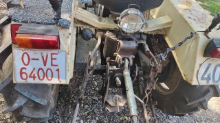 Tractor Pascuali 38 CV con plataforma y remolque