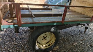 Tractor Pascuali 38 CV con plataforma y remolque