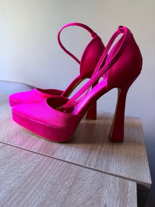 Zapatos de tacón rosa