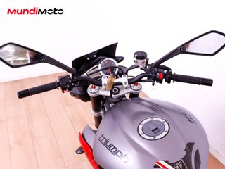 TRIUMPH STREET TRIPLE 675 R