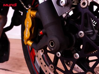 TRIUMPH STREET TRIPLE 675 R