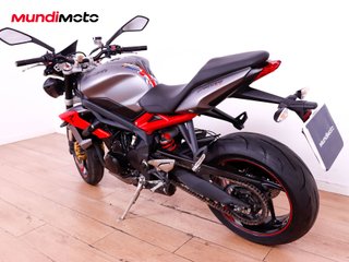 TRIUMPH STREET TRIPLE 675 R