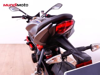 TRIUMPH STREET TRIPLE 675 R