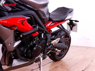 TRIUMPH STREET TRIPLE 675 R