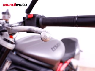 TRIUMPH STREET TRIPLE 675 R