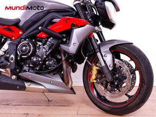 TRIUMPH STREET TRIPLE 675 R