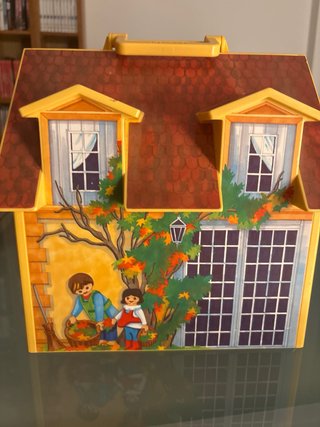 Casa de muñecas Playmobil con muebles