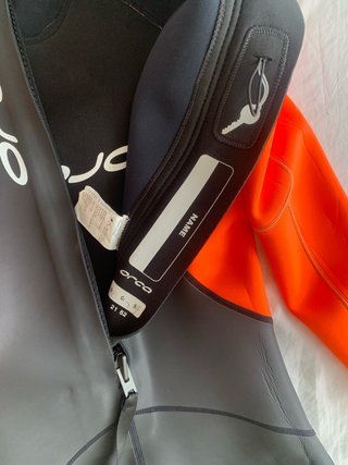 Traje neopreno Orca naranja y negro