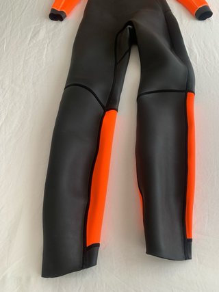 Traje neopreno Orca naranja y negro