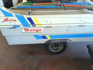 Remolque tienda Sango Brisa totalmente equipado