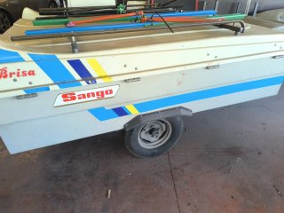 Remolque tienda Sango Brisa totalmente equipado
