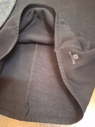 Sudadera Decathlon Negra  con bolsillo