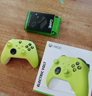 Mando Xbox Series X/S Electric Volt