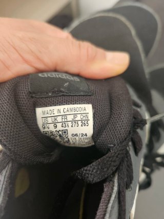Zapatillas deportivas Adidas negras y grises