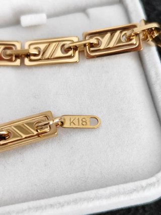 Collana con timbro 18 kt