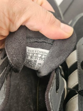 Zapatillas deportivas Adidas negras y grises