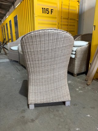 Conjunto Jardín: Mesa Cristal y 10 Sillas Mimbre