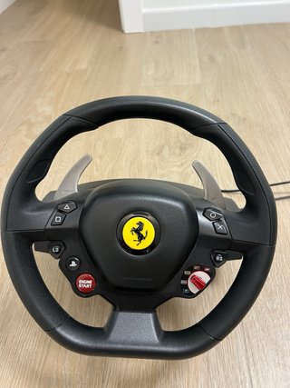 Volante Ferrari PS4 y PC