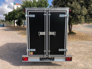 Remolque Caja Cerrada Negro