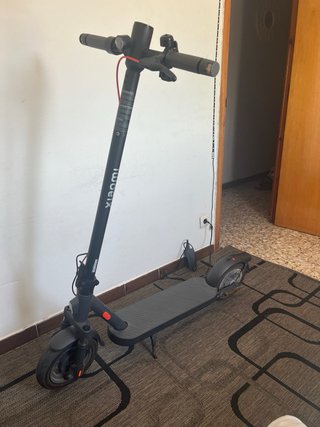 Xiaomi Scooter Élite + Casco Negro + Funda