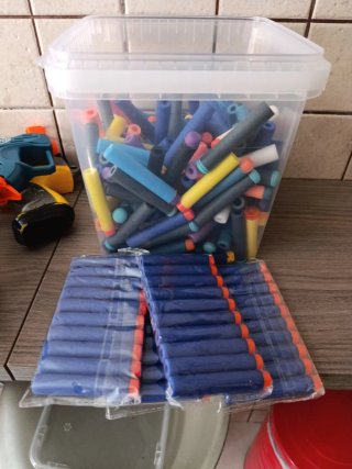 Nerf 2 pistolas + garra + 200 balas